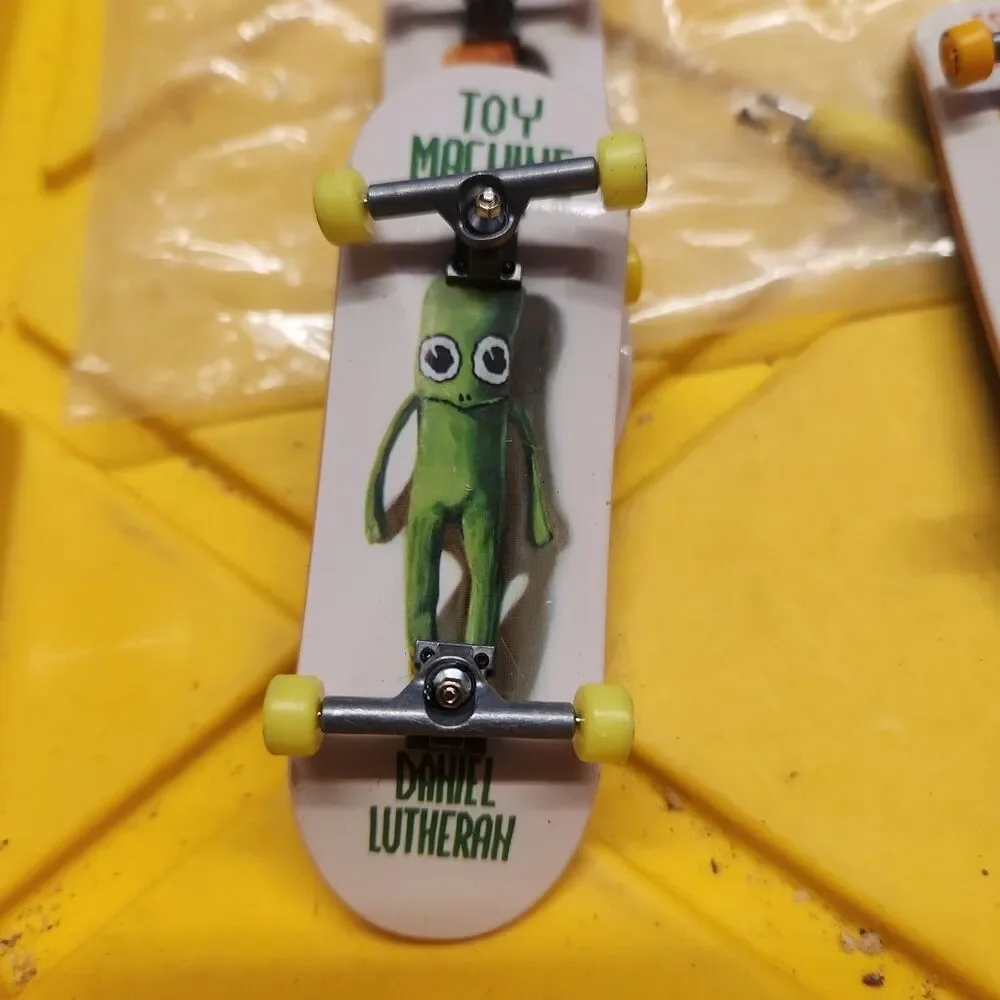 Tech Deck 4 Pack Toy Machine Lutheran Carpenter Crusher Provost Lot
